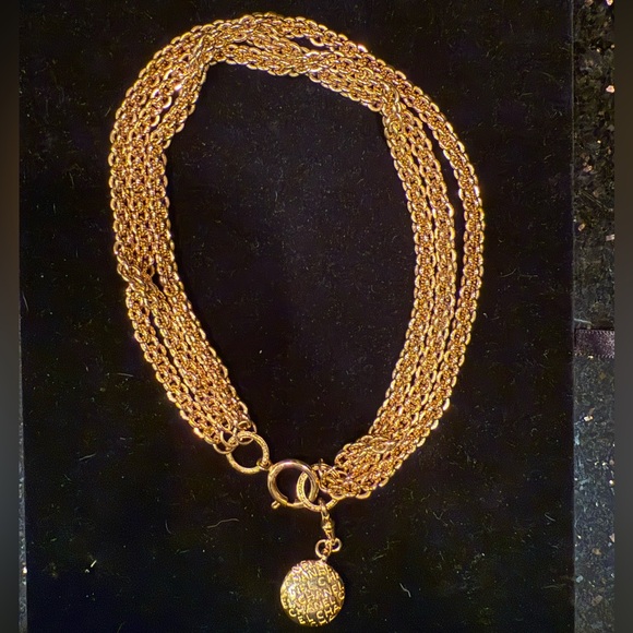 Chanel Vintage 24K Plated Turnlock Necklace.  Late 1970s early 1980s vintage - Picture 7 of 13